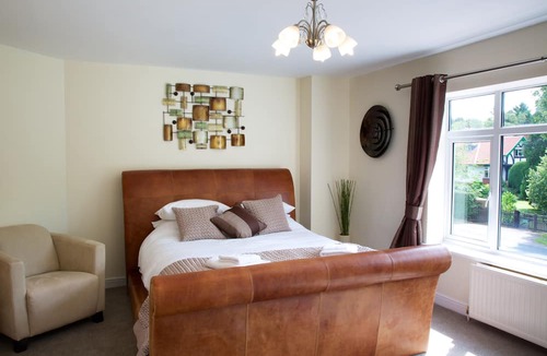 Ripley Hotel | The George Carvery & Hotel