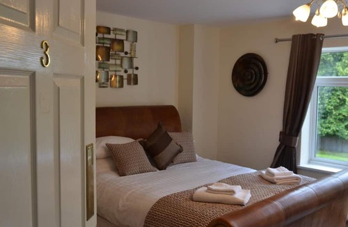 Ripley Hotel | The George Carvery & Hotel