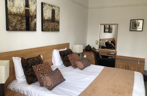Market Deeping Hotel | The Deeping Stage