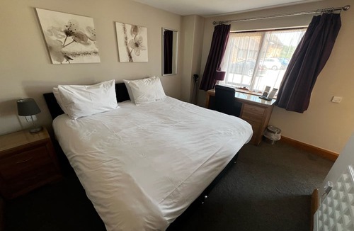 Moulsoe Hotel | The Carrington Arms