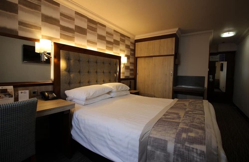 Thurnscoe Hotel | Best Western Plus Pastures Hotel