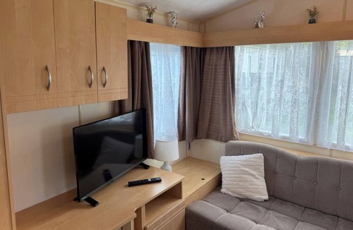 Chapel Saint Leonards Ski Chalet | 2 Bedroom Caravan Sleeps 6 -free Parking -Tv -wifi