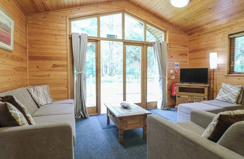 Rosliston Cottage | Rowan Lodge