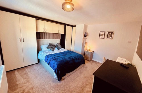 Bilston House | Perfect 3 Bedroom Home - Contractors & Families
