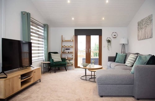 Wilberfoss Apartment | Stunning 3 Bedroom Lodge With Hot Tub in York