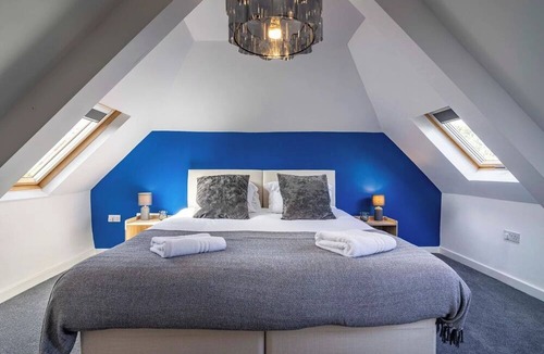 Nottingham House | 4br-sleeps8-privategarden-freeparking