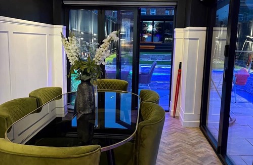 Rushden House | Rushden Retreat on Wellingborough Road