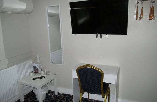 Desborough Hotel | Rooms at The Ritz Complex