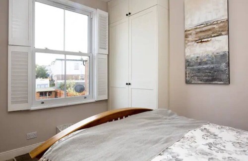 Stony Stratford House | Pass the Keys | Bright PetFriendly Terrace home in Stony Stratford