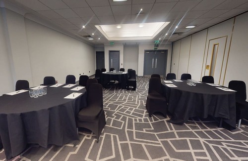 Dudley Hotel | Village Hotel Birmingham Dudley