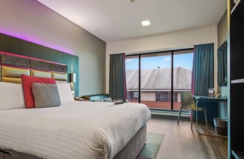 Nottingham City Centre Apartment | Roomzzz Nottingham City