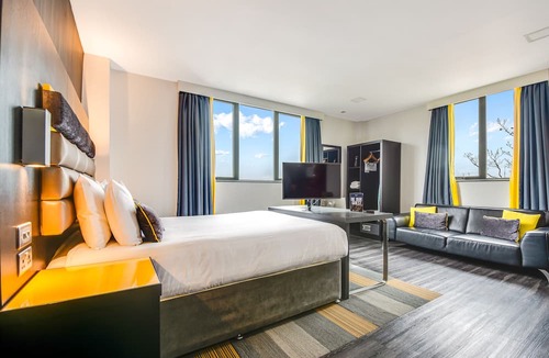 Nottingham City Centre Apartment | Roomzzz Nottingham City