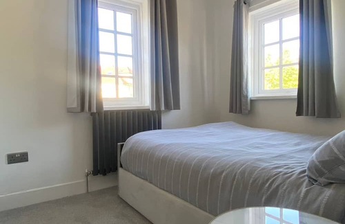 Oxford Apartment | New Modern Refurbished Luxe Apartment + Free Parking