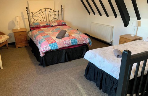 Weldon Apartment | Beautiful Large Farm House Weldon