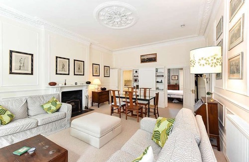 Brompton & Hans Town Apartment | Beaufort Gardens | Pro-Managed