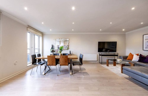 Maida Vale Apartment | Stunning 3-bedroom in the heart of London with parking