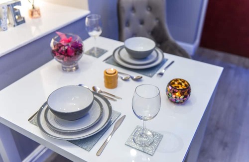 Bradford Apartment | Meridian Apartments - Superior Designer Suite