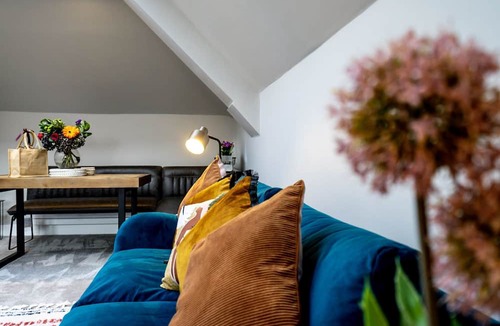 Bootham Apartment | A premium stay that sleeps 2 guests in 1 bedroom