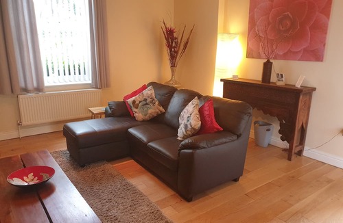 Ainley Top Apartment | An elegant and spacious home from home at Lindley