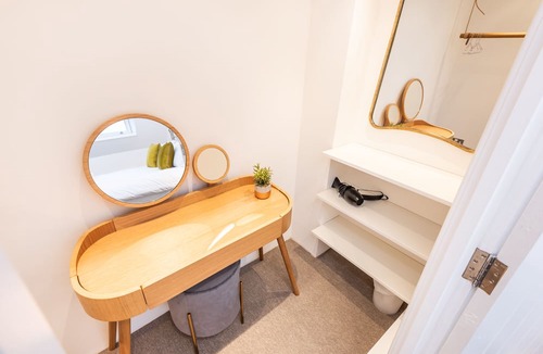 Bootham Apartment | 12 Bootham Court · Stylish Modern 2-Bed Flat in York with Parking - Pass the Keys