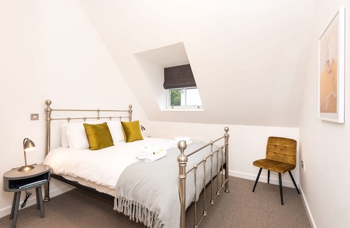 Bootham Apartment | 12 Bootham Court · Stylish Modern 2-Bed Flat in York with Parking - Pass the Keys