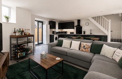 St Neots Apartment | Whitehouse Guest House