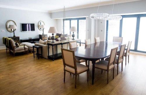 Mayfair Apartment | Luxury Spacious Three Bed Apartment in Heart of Mayfair With Terrace