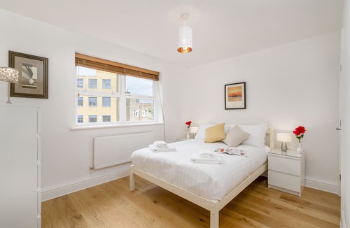 Vauxhall Apartment | Urban Retreat in Vauxhall - 2BR Central Stay