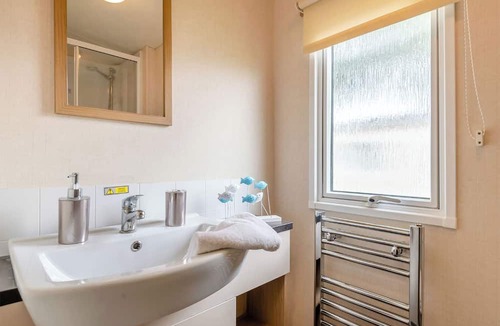 Skegness House | Gold Premium Caravan with parking 6