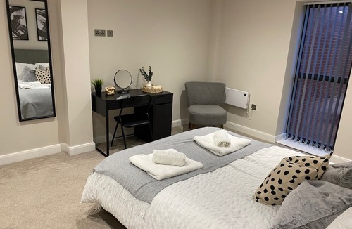 Leeds Apartment | Modern 1 bed Flat in Leeds city centre near Arena!