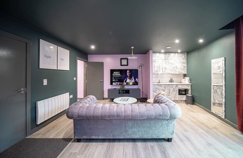 Sheffield Apartment | Boutique Studio with Designer Finishes – APT 16