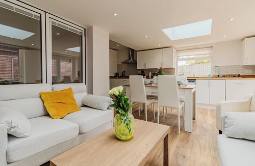 Shepshed House | Boutique Bungalow Retreat Near Charnwood