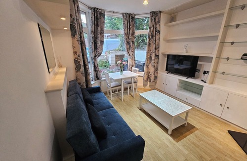 Hornsey Apartment | Comfy one-bed by Alexandra Park