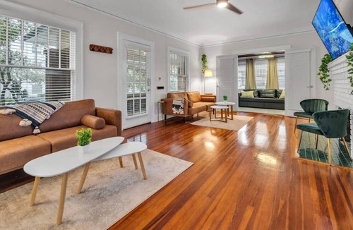 Downtown St. Petersburg House | 436 WHOLE PROPERTY · Downtown Historic District Estate (Home + Cottage)