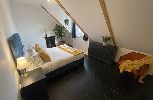 Mill Road Apartment | Large City Centre 3-bed Apartment on Mill Rd