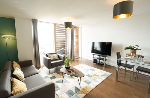 Central Milton Keynes Apartment | Vizion by ShortstayMK