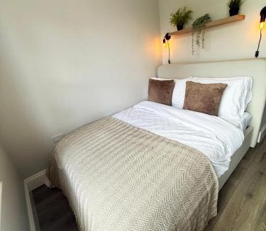 Wakefield Apartment | Castle Mount Apartments