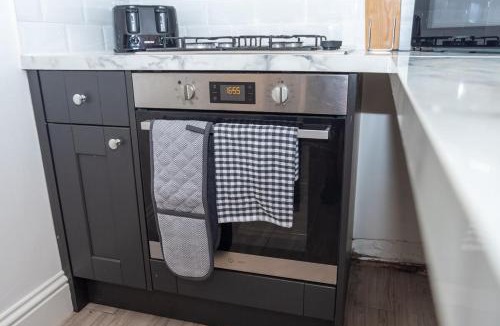 Leicester House | #184 Spacious Leicester Family Home - sleeps 4-6