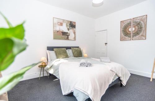Leicester House | #184 Spacious Leicester Family Home - sleeps 4-6