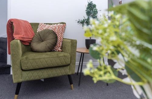 Leicester House | #184 Spacious Leicester Family Home - sleeps 4-6