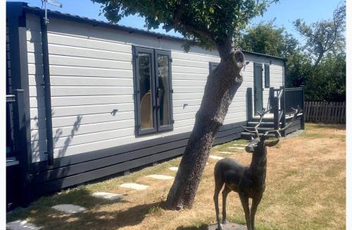 East Drayton House | Brand new Family lodge sleeps 6