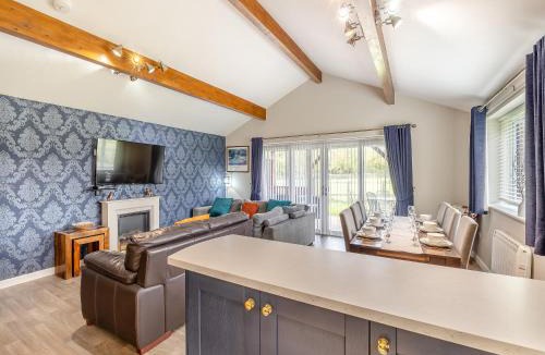 Aubourn House | Humphrey-Basil Lodge-Ukc2176