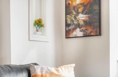 Thornaby On Tees Apartment | NEW! Stylish 5-Bed Apartment in Stockton-on-tees by Stay With Us, Perfect for Contractors & Large Groups, FREE Parking!
