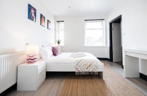 Didsbury Apartment | Stylish Didsbury Apartment - Walk to Train Station