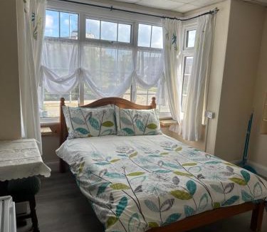 Skegness House | Clarendon Lodge - accommodation only