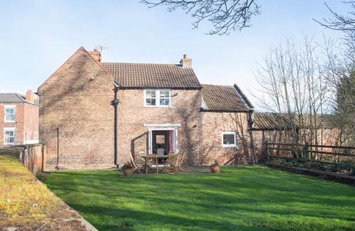 Carlton House | Carlton Towers Estate - Stapleton Rooms & Parkgate Cottages
