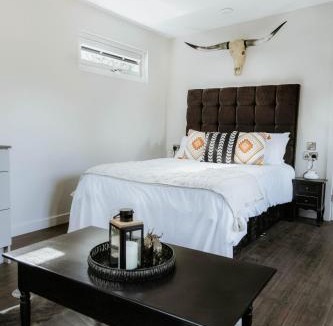 Cotebrook Cabin | The Long Horn - Luxury Glamping Lodge Cheshire