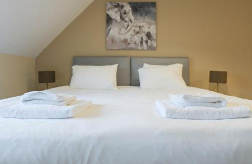 Bingham House | Stunning Garden House with Free WIFI and Parking