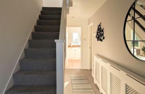 Grantham House | 6 Bedroom House in Grantham, Sleeps 11, Free Parking, Fast WIFI