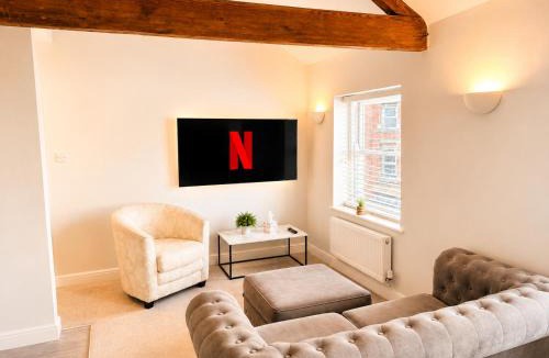 Bourne Apartment | Modern Apartment in the Heart of Bourne | Sleeps 4